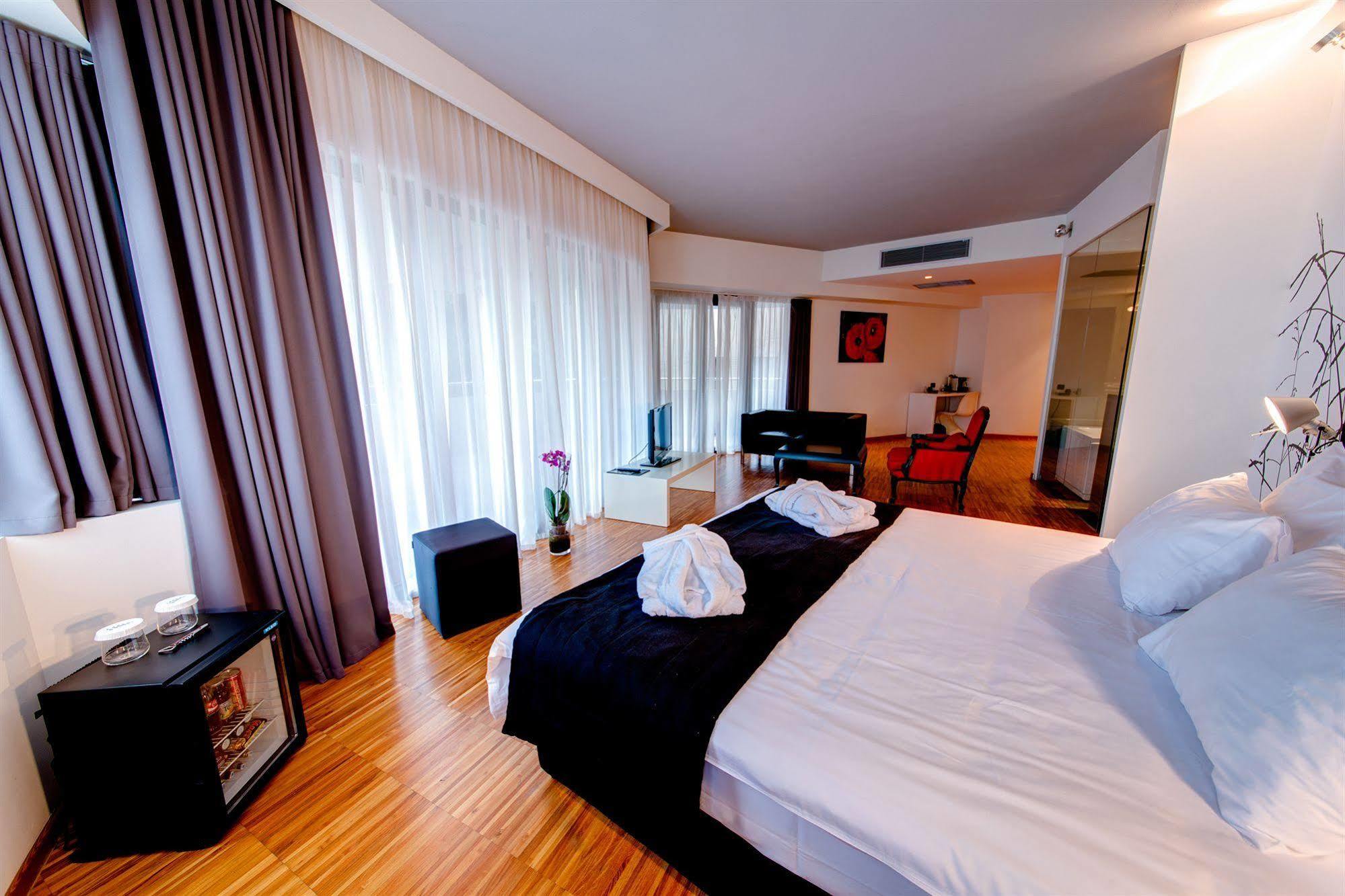 Hotel Sarroglia 4*