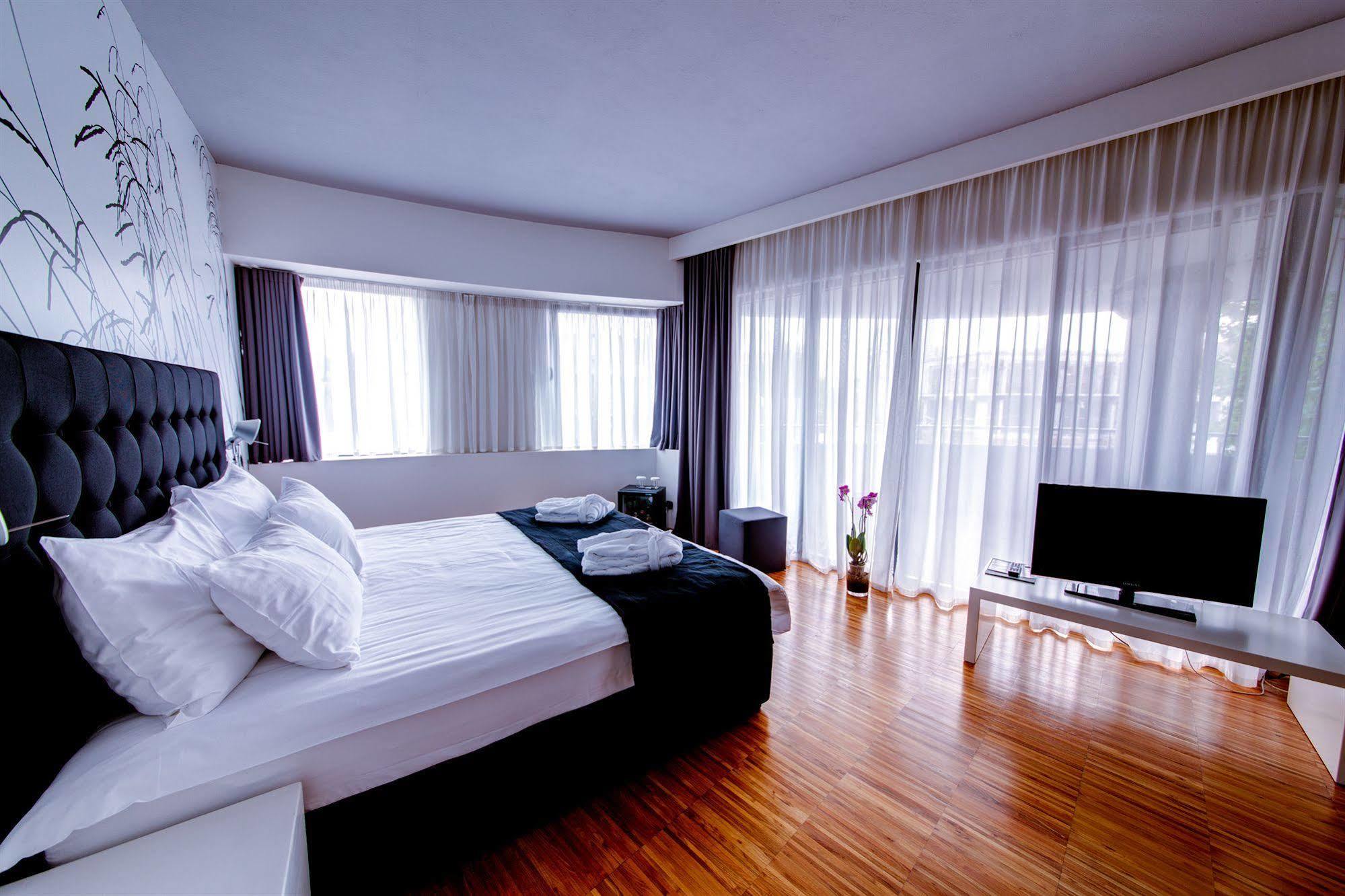 Sarroglia 4*
