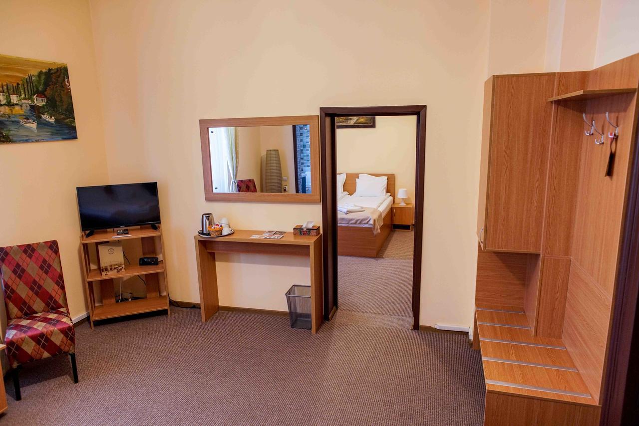 Downtown Hotel 4*