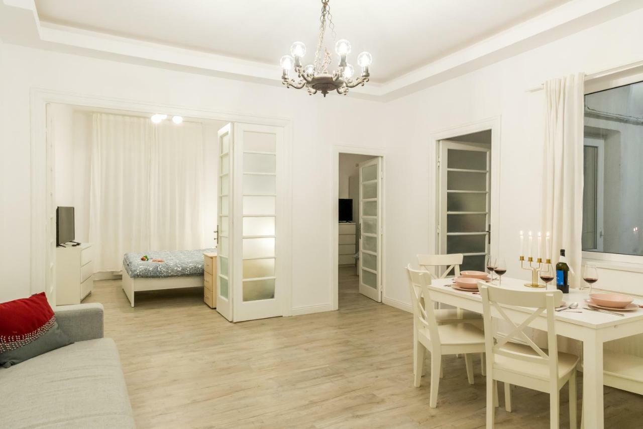White Nights Of Old Town Apartment *