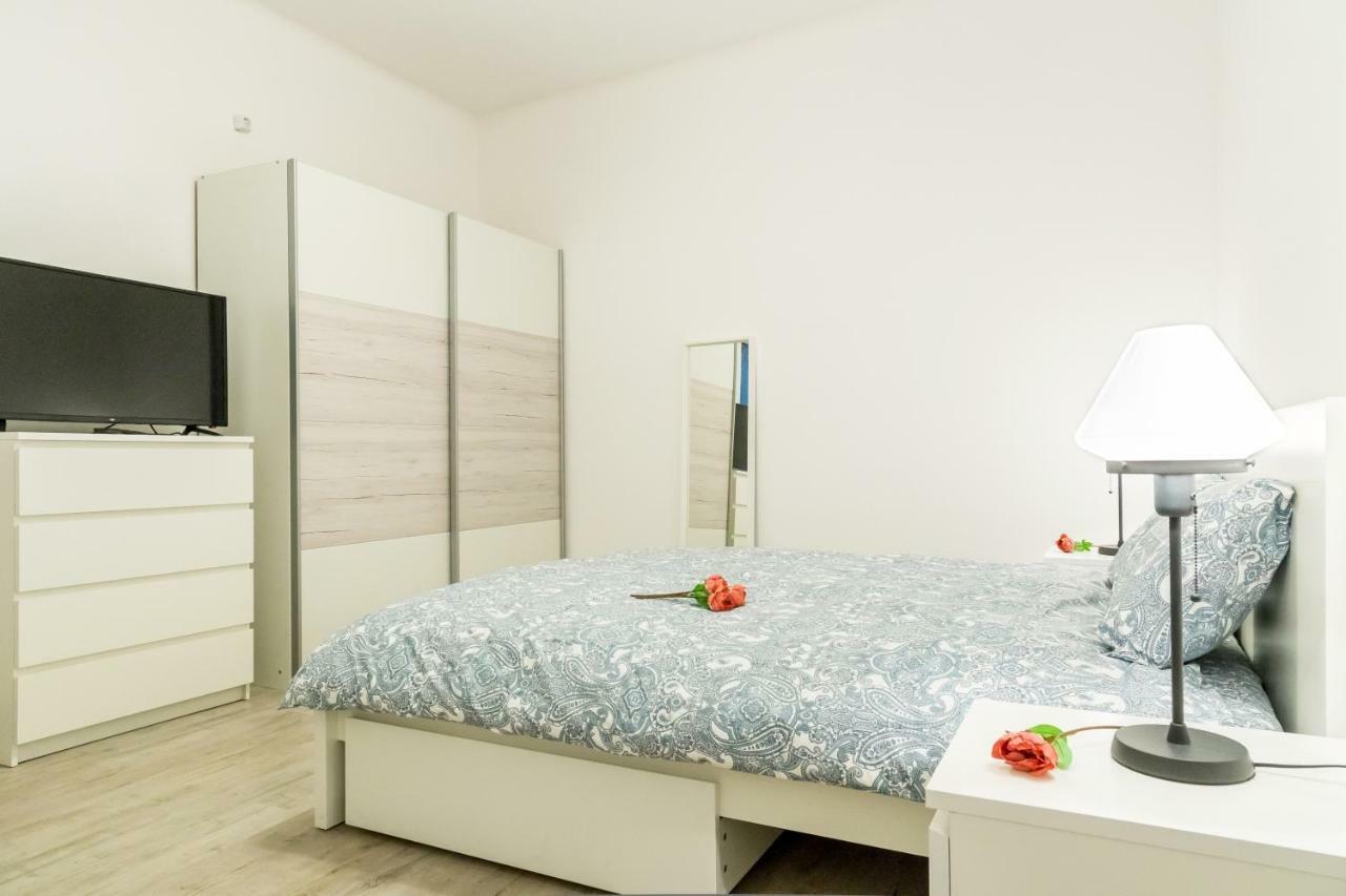 White Nights Of Old Town Apartment Bucharest