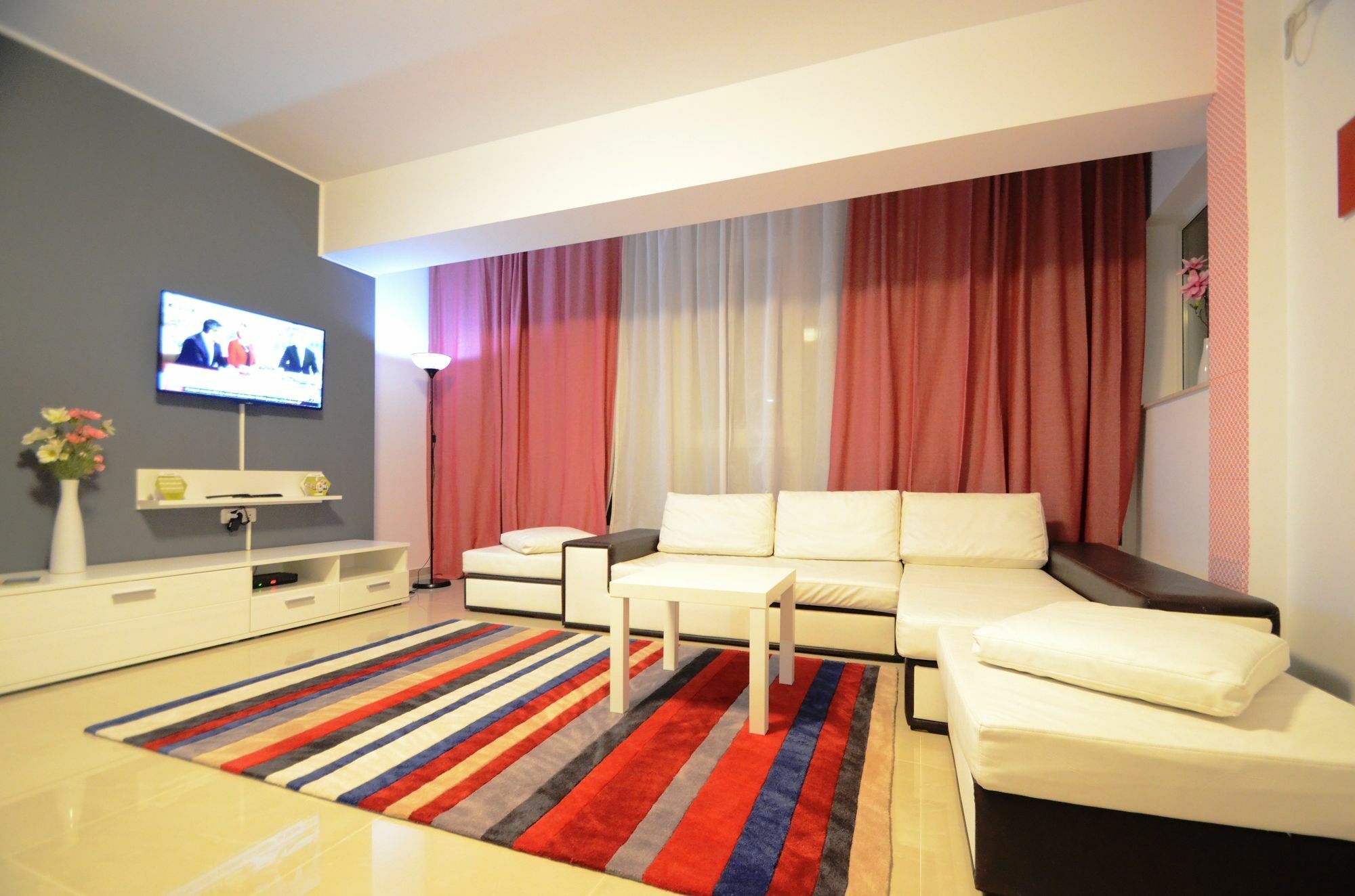 Aparthotel Decebal Bucharest