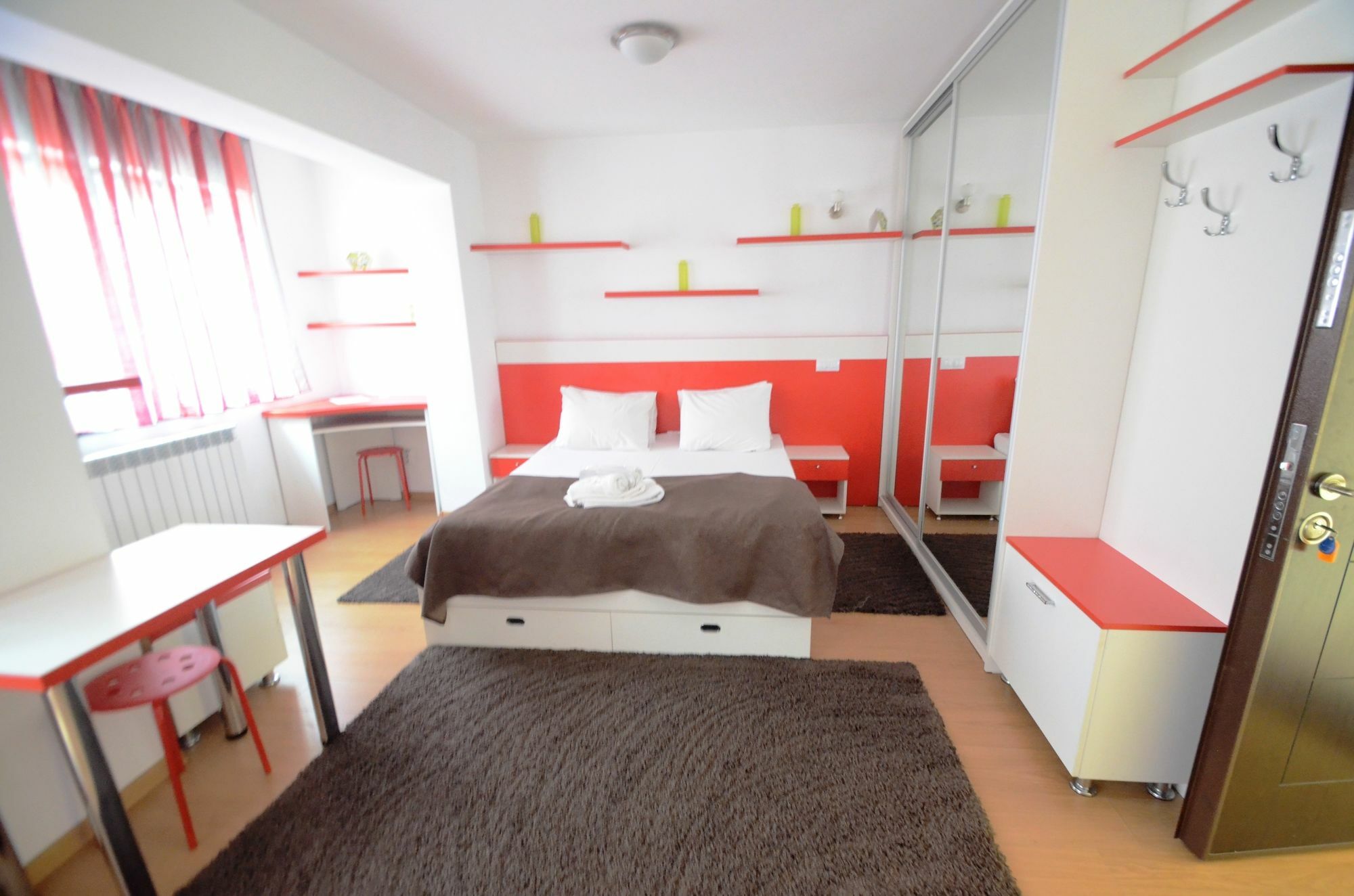 Decebal Aparthotel 3*