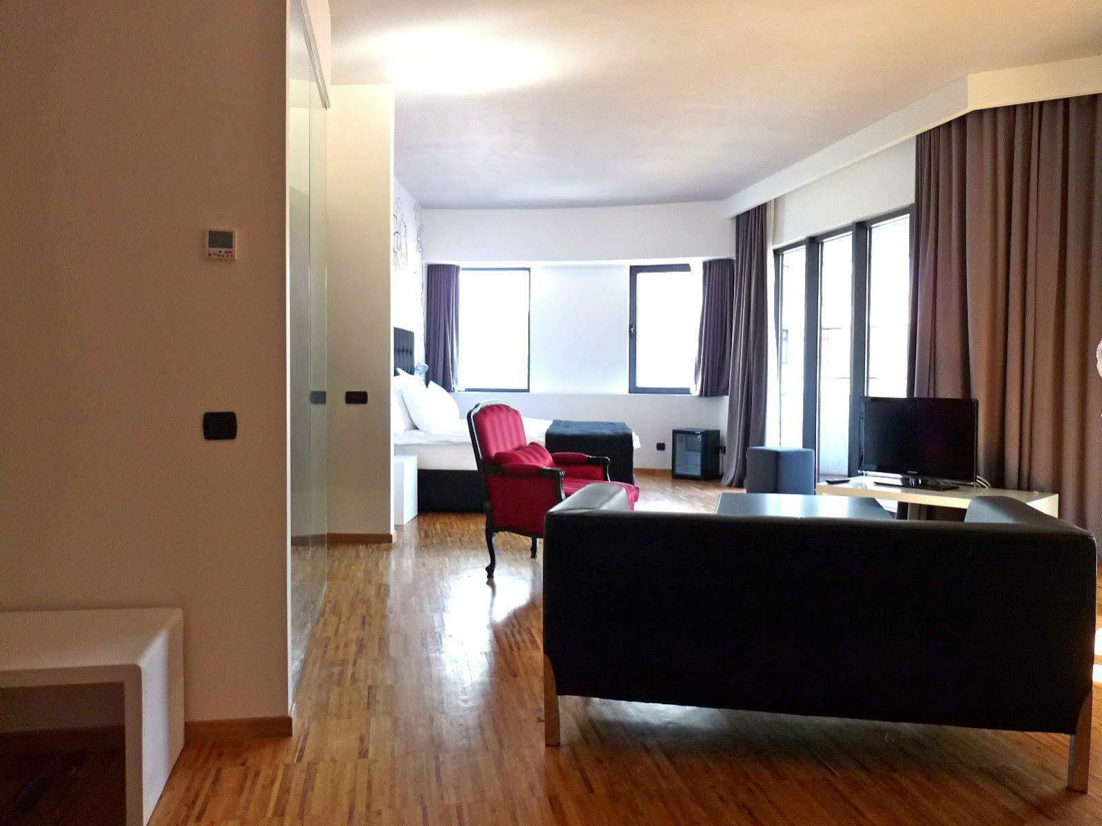 Hotel Sarroglia Bucharest