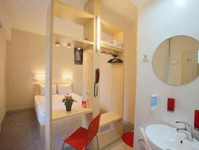 Hello Gara De Nord Hotel
