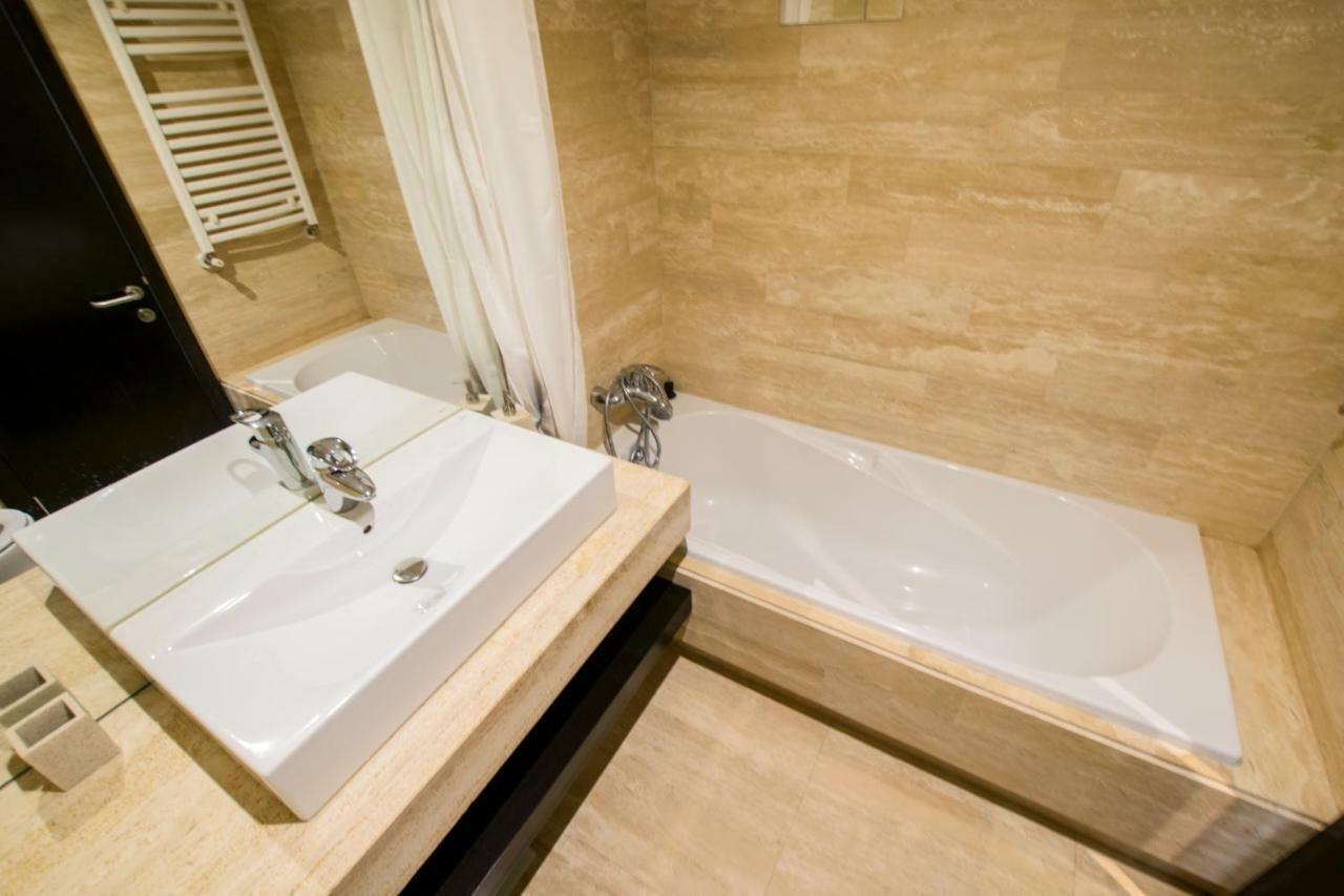 Alia Luxury