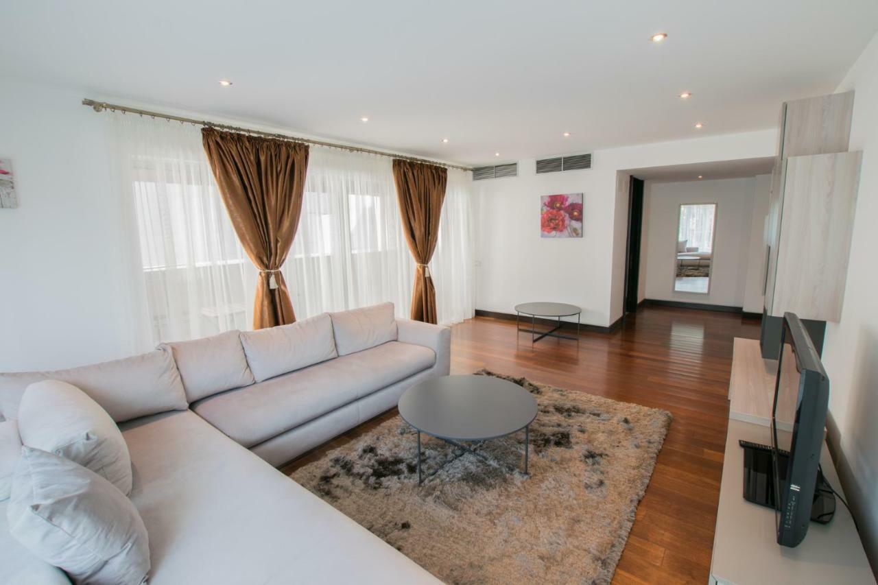 Alia Luxury *