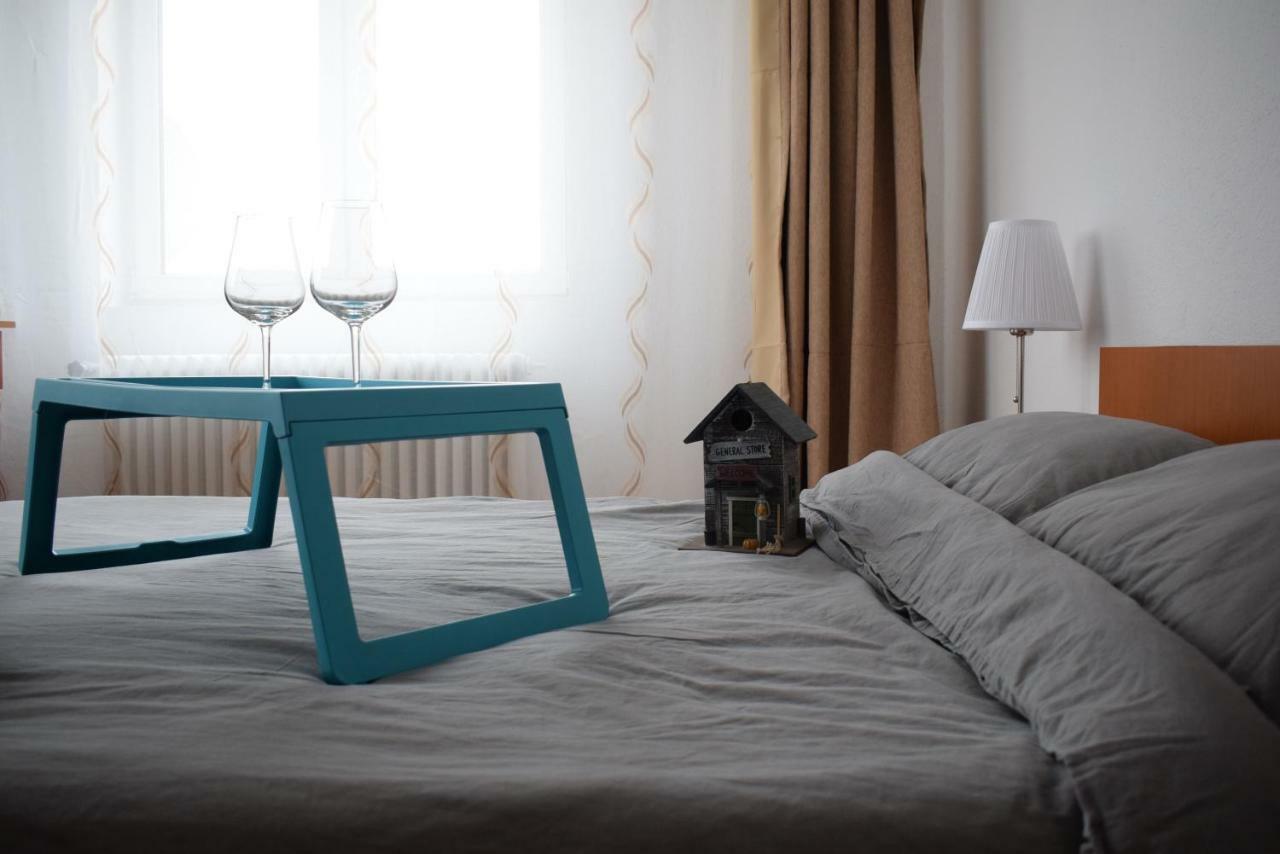 Resedinta Lui Calin * Bucharest