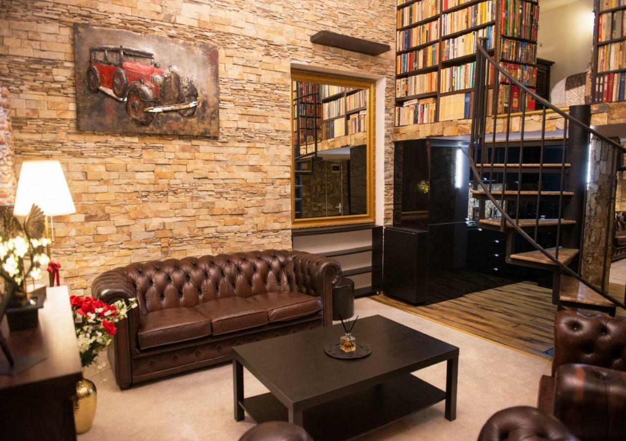 Secret Library Apartament Bucharest