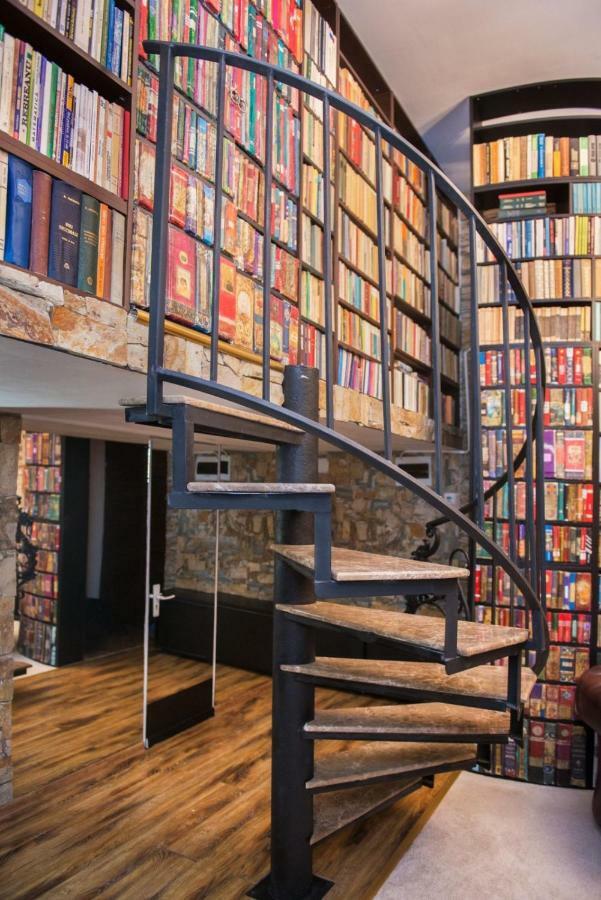 Secret Library Apartament *