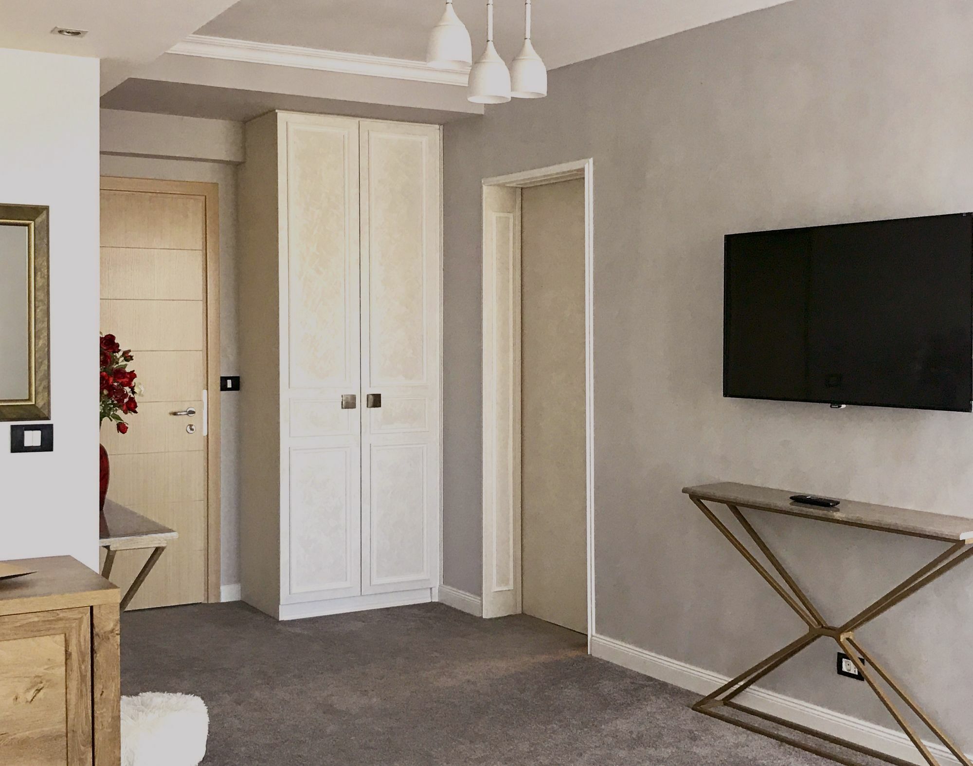 Brater Luxury Hotel 3*
