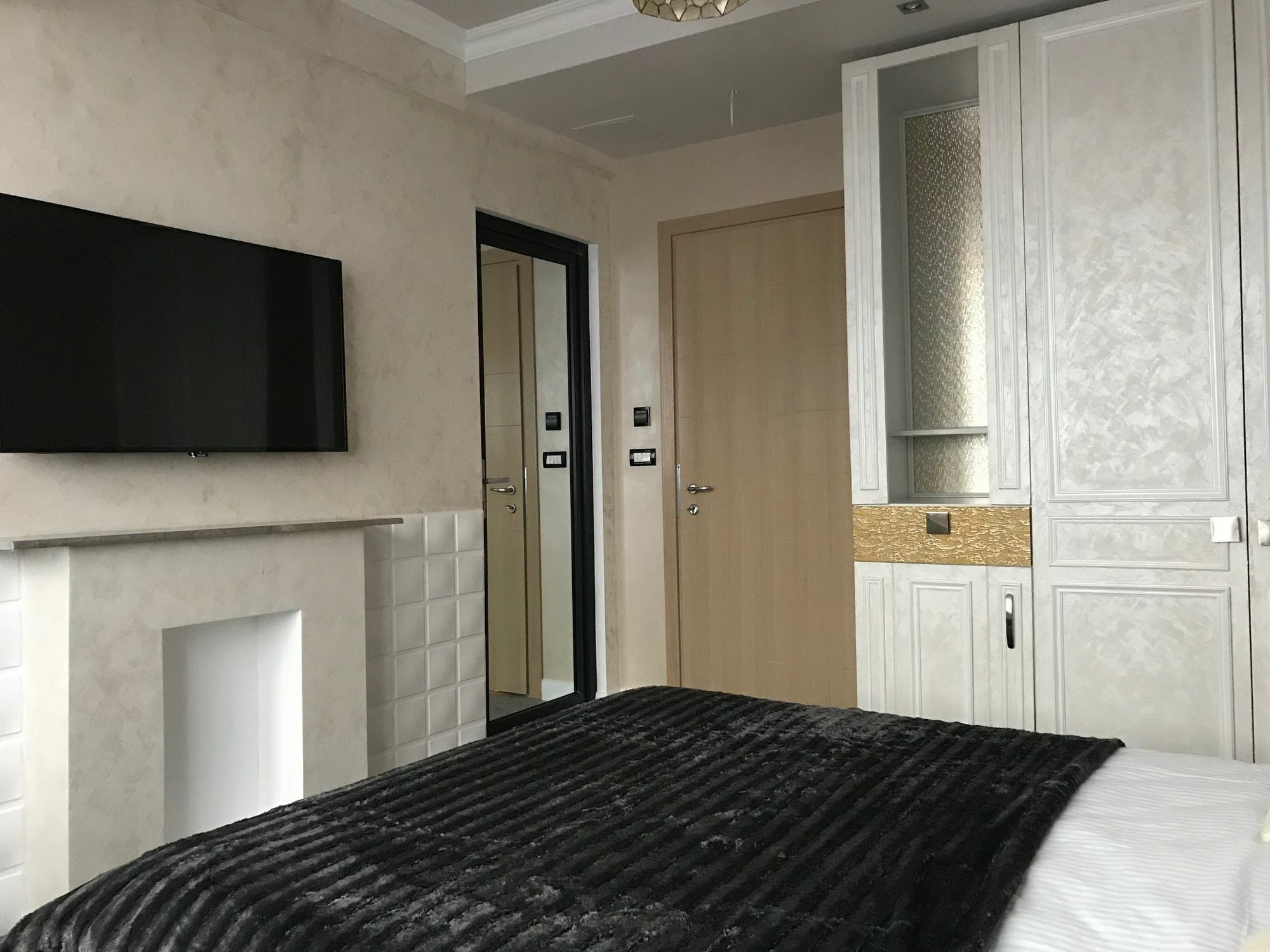 Brater Luxury Hotel 3*