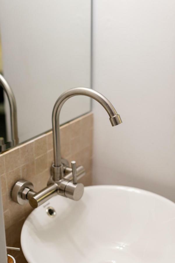 Mbm Studio Piata Romana Square Apartamento