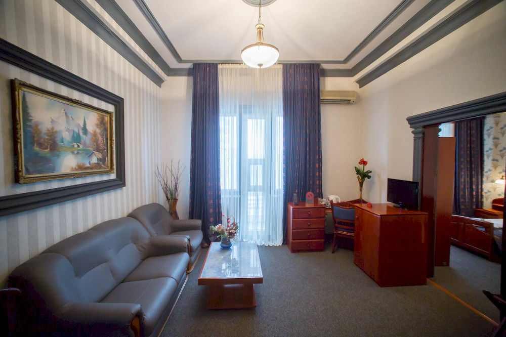 Comfort Hotel 4*