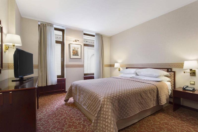 Hotel Ramada By Wyndham Majestic