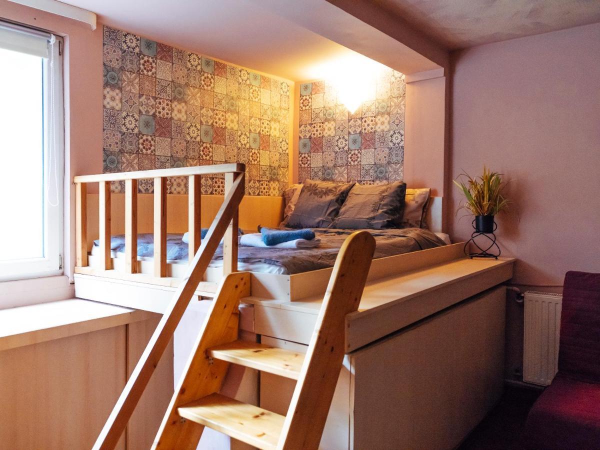 Apartment Woody - Cozy And Quiet Place Near Moghioros Park *