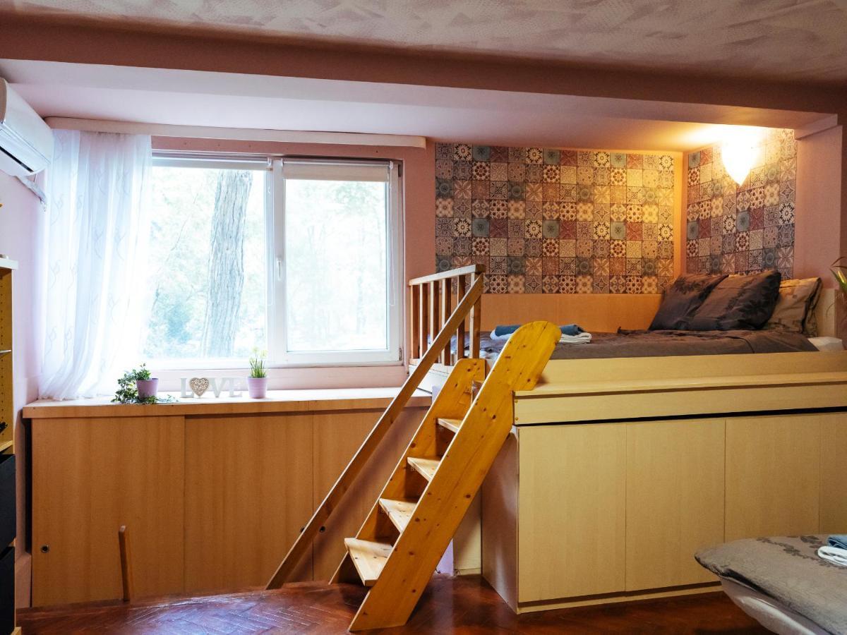 Woody - Cozy And Quiet Place Near Moghioros Park