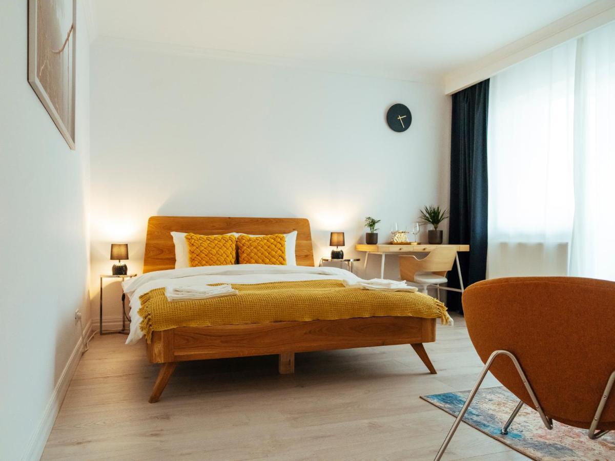Luxurious And Cosy - Dristor *