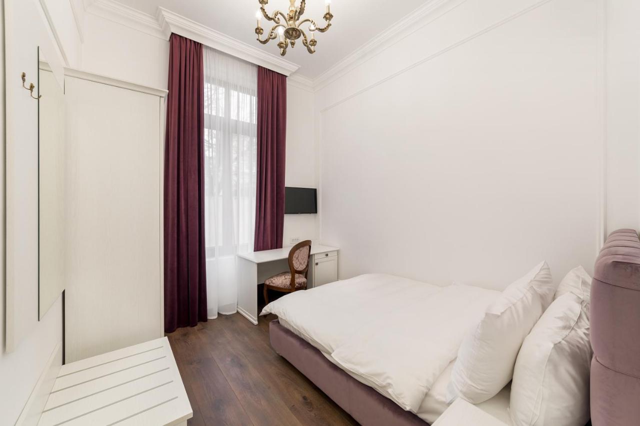 Lahovary Palace 3*