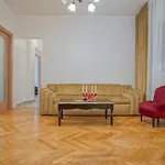 Cn2I Luxury Accomodation Universitate