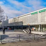 Victoriei Bricks