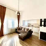 Sun Plaza Studio