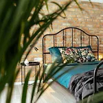 Beautiful Apartment - Top Location + Netflix