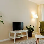 Elegant Vibes Apartment Next To Obor Market
