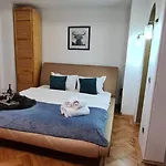 Central Arghezi Art Deco Apartment Piata Universitatii