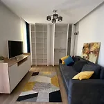 Cozy Apartment In The Business Area Of Bucharest