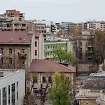 Sunny 2Br Flat-Top Location-Amazing Views