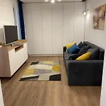 Cozy Apartment In The Business Area Of Bucharest