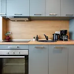 Eye Candy Romexpo 2-Bedroom With Free Parking