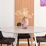 Eye Candy Romexpo 2-Bedroom With Free Parking