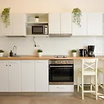 Classy Comfort - Chic Studio On Regina Elisabeta