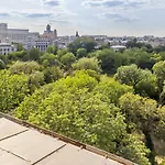 Deluxe Cismigiu Park
