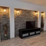 Central Deluxe Cosy Apartment 2 Rooms