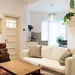 Lovely Vintage Double Studio In City Center