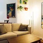 Lovely Vintage Double Studio In City Center