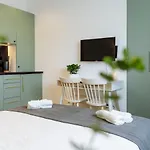 Beautiful Modern Studio - Cismigiu Park - Netflix
