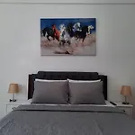 Luxury City Center Apartment - Garofita Romana