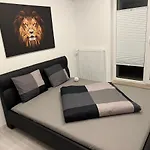 Stunning 2-Room Penthouse With Lakeview W11