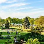 Luxury Apartment By The Park / Arch Of Triumph