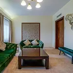 Lovely - 3 Bdr. Serviced Apartment In Old Town
