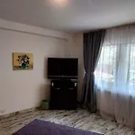 Huge 3 Room Apartament In City Center!