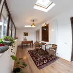Theatre Rooftop Apartment With Patio