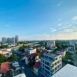 Soho Apartment - City View With Rooftop Garden