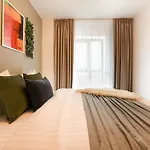 Colorful Fusion - Modern 1Br Near Romexpo Center