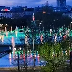 L\'Imerald Ultra-Central Apartment-Artesian Fountains View