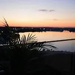 Cozy Special Lake View Residence